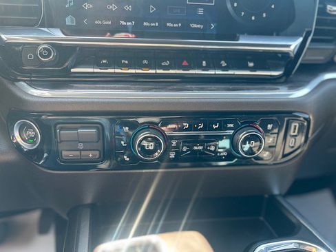 Used 2024 Chevrolet Silverado 1500 LTZ image 29