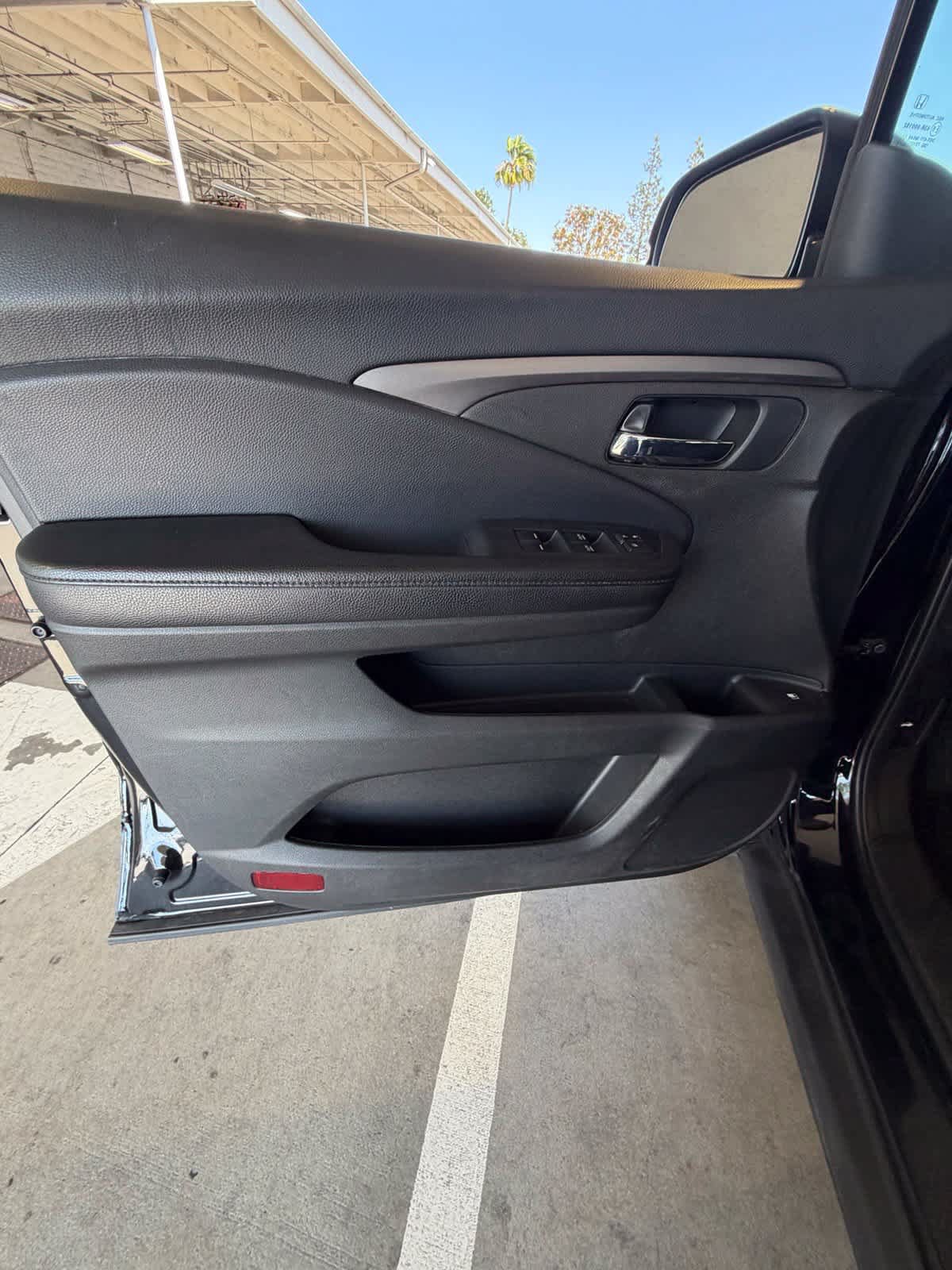 Used 2022 Honda Pilot Sport image 17
