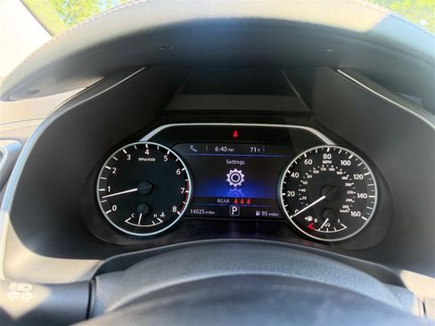 Used 2023 Nissan Murano SV w/ SV Midnight Edition Package FWD image 17