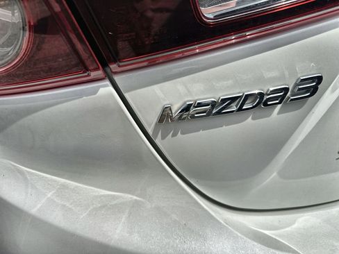 Used 2016 MAZDA MAZDA3 i Sport w/ Preferred Equipment Package FWD image 6