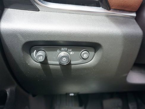 Used 2021 Chevrolet Traverse High Country FWD image 5