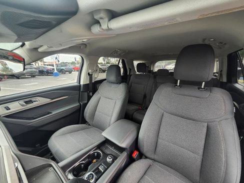 Certified 2025 Ford Explorer Active RWD image 12