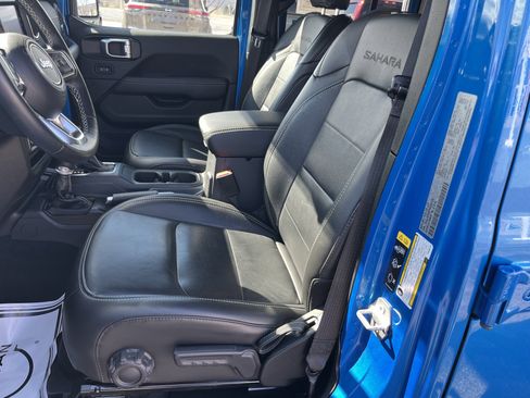 Used 2023 Jeep Wrangler Unlimited Sahara w/ Cold Weather Group AWD/4WD image 14