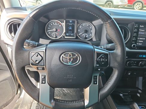 Used 2021 Toyota Tacoma SR5 RWD image 14