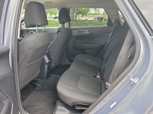 Used 2025 Kia Sportage LX FWD image 9