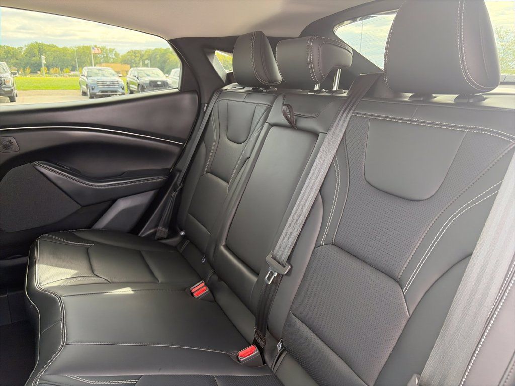 Used 2025 Ford Mustang Mach-E Premium AWD/4WD image 32