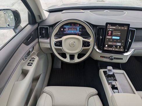 New 2026 Volvo XC90 T8 Ultra w/ Protection Package Premier AWD/4WD image 10