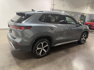 Certified 2025 Volkswagen Tiguan SE video 3