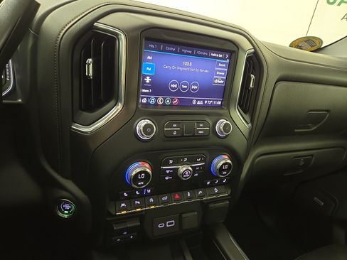 Used 2020 GMC Sierra 1500 AT4 w/ AT4 Premium Package AWD/4WD image 23