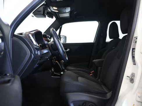 Used 2021 Jeep Renegade Latitude AWD/4WD image 18