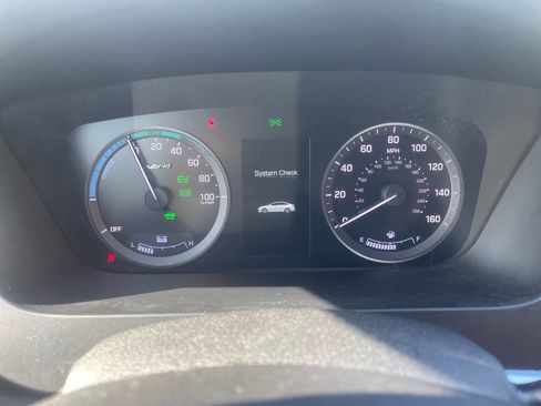 Used 2016 Hyundai Sonata Limited image 17