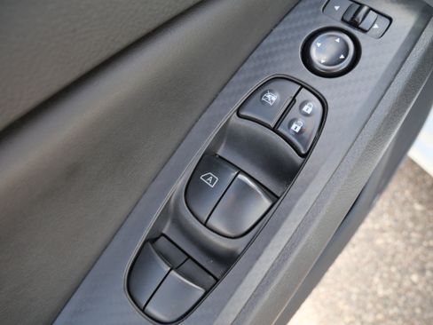 Used 2025 Nissan Altima 2.5 SV FWD image 19