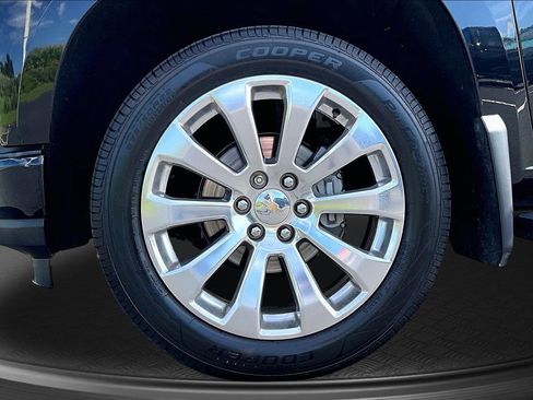 Used 2021 Chevrolet Silverado 1500 High Country w/ Technology Package AWD/4WD image 10