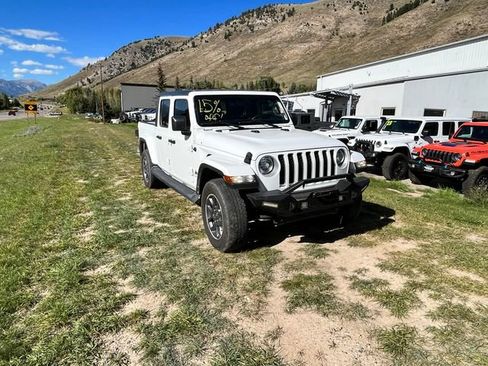 Used 2021 Jeep Gladiator Overland w/ Popular Equipment Package AWD/4WD image 3