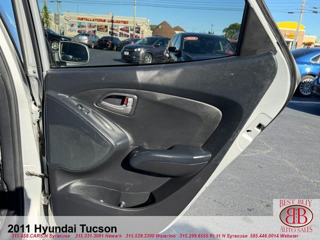Used 2011 Hyundai Tucson GLS FWD image 14