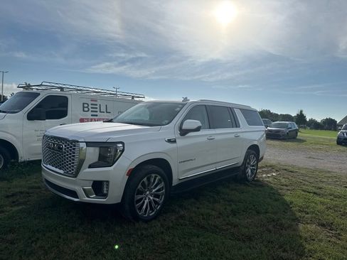 Used 2021 GMC Yukon XL Denali RWD image 1