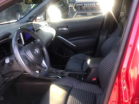 Used 2023 Toyota Corolla Cross AWD Hybrid w/ Convenience Package image 5