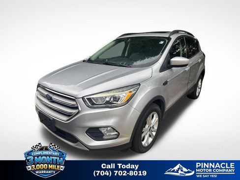 Used 2018 Ford Escape SEL AWD/4WD image 3