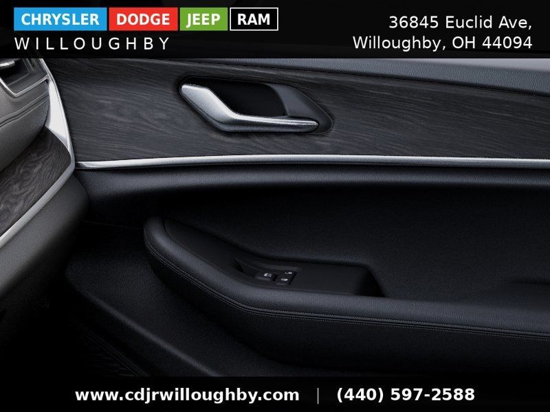New 2025 Jeep Grand Cherokee Limited 4xe AWD/4WD image 28