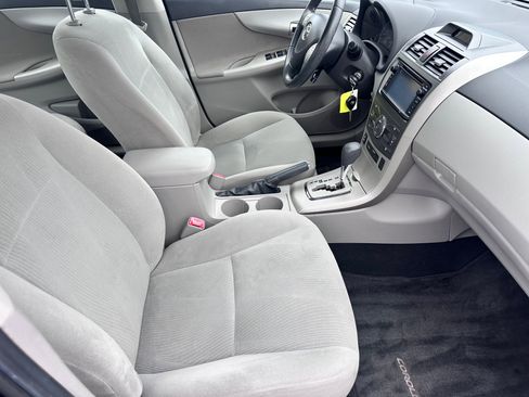 Used 2013 Toyota Corolla LE w/ Premium Complete Pkg FWD image 9