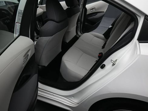 Used 2020 Toyota Corolla LE image 21