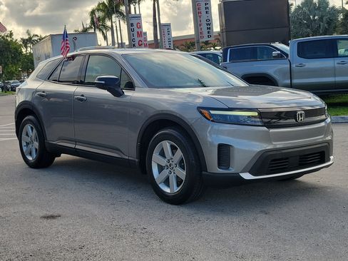 Used 2024 Honda Prologue EX image 3