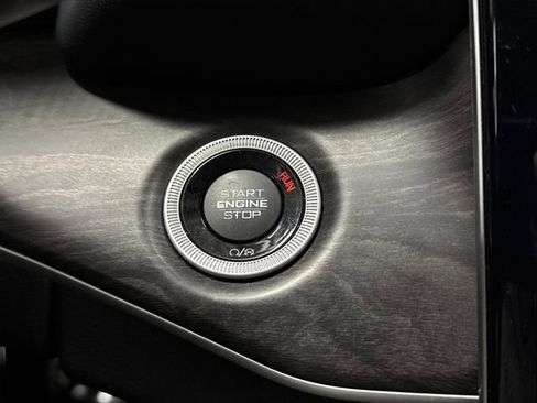 Used 2023 Jeep Grand Cherokee Limited w/ Luxury Tech Group II image 23