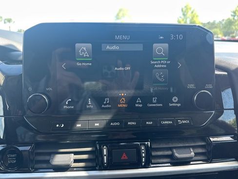 Used 2025 Nissan Pathfinder SL AWD/4WD image 16
