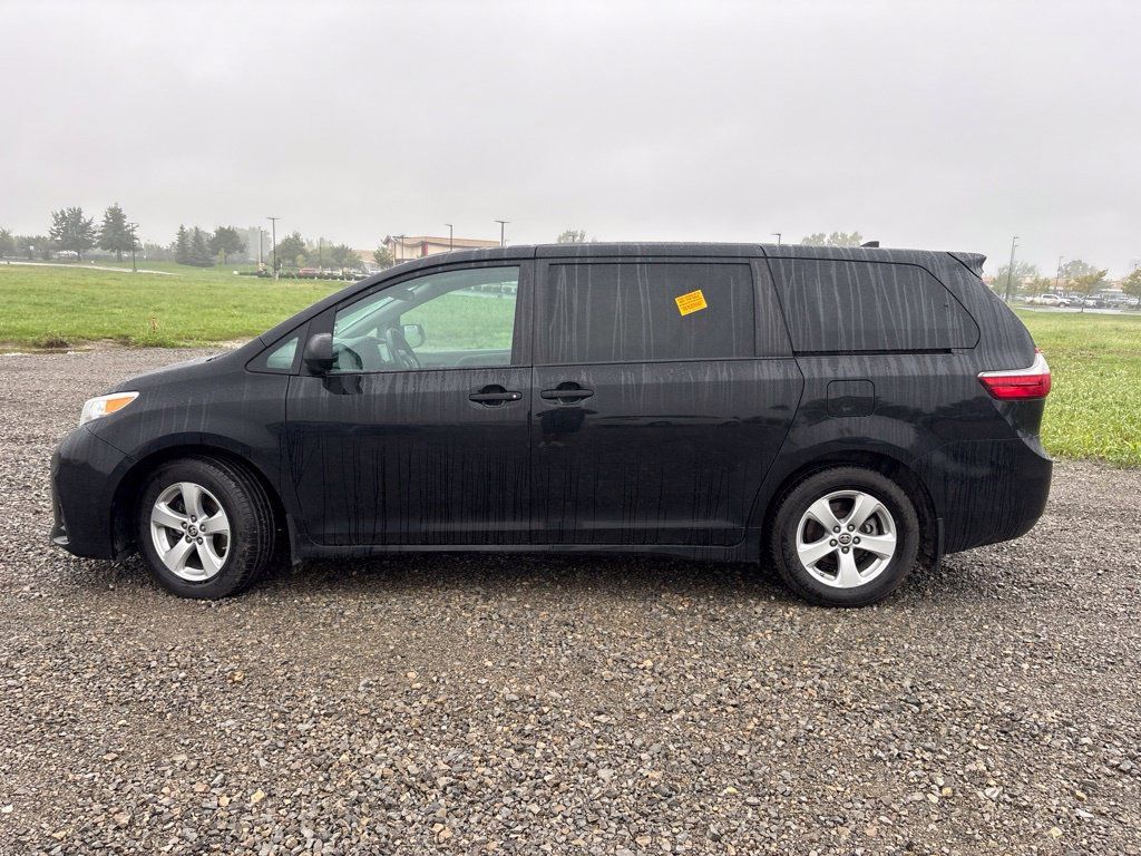 Used 2020 Toyota Sienna L FWD image 5
