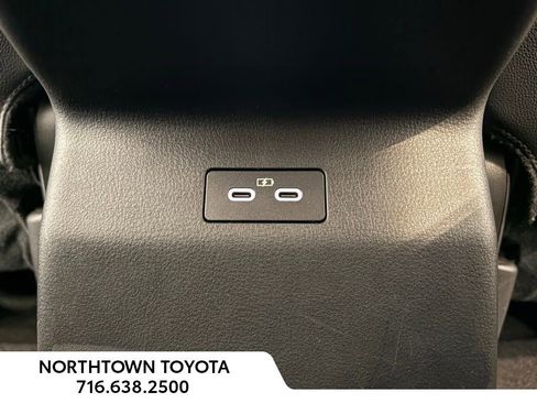 Used 2025 MAZDA CX-50 AWD 2.5 S w/ Preferred Package image 21