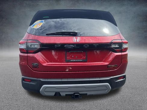 Used 2023 Honda Pilot TrailSport image 4