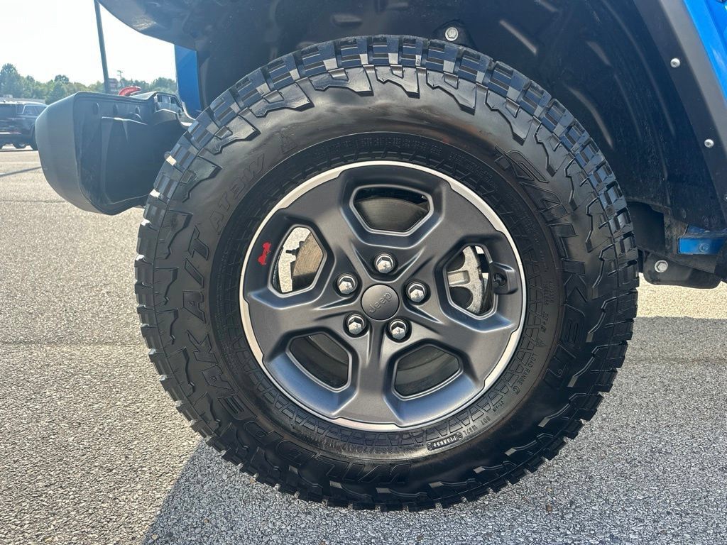 Used 2023 Jeep Gladiator Rubicon w/ Cold Weather Group AWD/4WD image 5