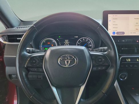 Used 2023 Toyota Venza XLE image 15