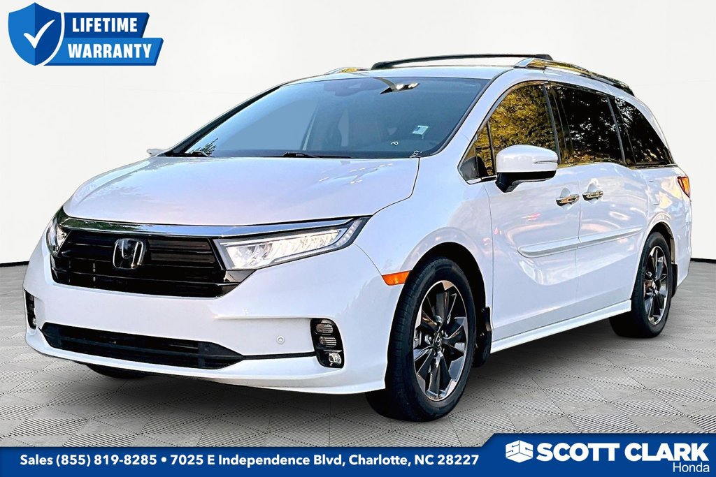 Used 2024 Honda Odyssey Elite image 3