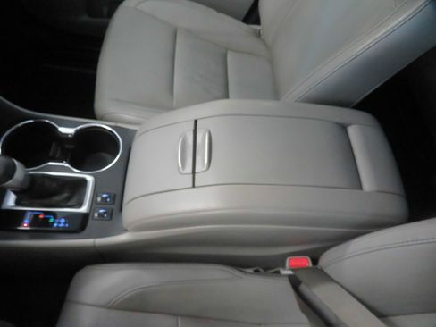 Used 2016 Toyota Highlander XLE FWD image 50