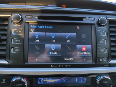 Used 2016 Toyota Highlander XLE AWD/4WD image 19