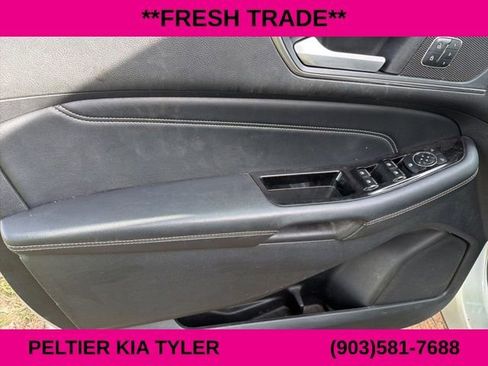 Used 2018 Ford Edge Titanium w/ Technology Package image 16