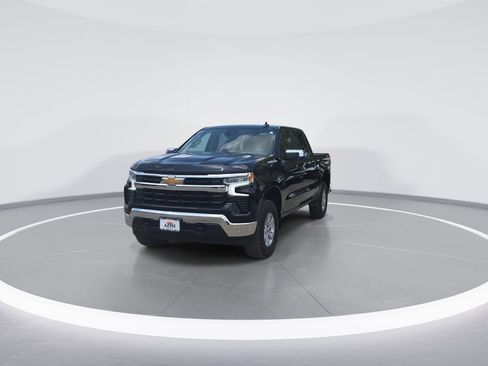 Used 2024 Chevrolet Silverado 1500 LT AWD/4WD image 3