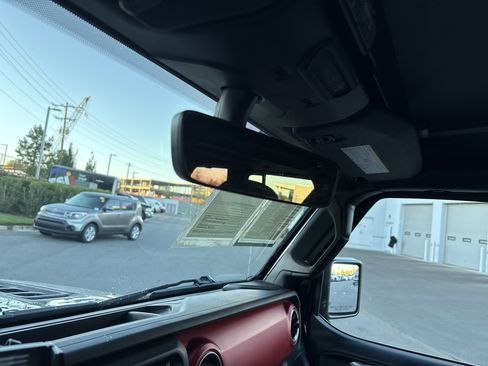 Certified 2021 Jeep Wrangler Unlimited Rubicon w/ Xtreme Recon 35" Tire Package image 27