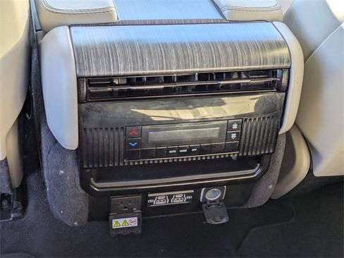 Used 2024 Jeep Wagoneer L Series II w/ Flexible Seating Group image 29