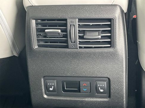 New 2026 Mitsubishi Outlander SEL image 17