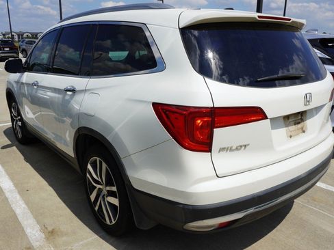Used 2017 Honda Pilot Touring image 4