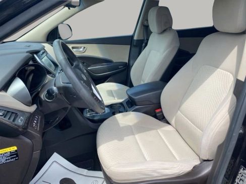 Used 2017 Hyundai Santa Fe SE image 15