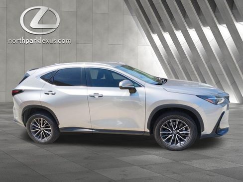 Certified 2025 Lexus NX 250 FWD w/ Accessory Package (Z1) image 4