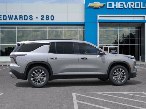 New 2026 Chevrolet Traverse LT w/ Sun and Wheel Package image 5