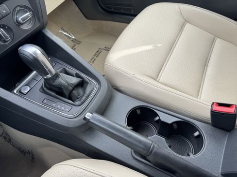 Used 2015 Volkswagen Jetta SE FWD image 27
