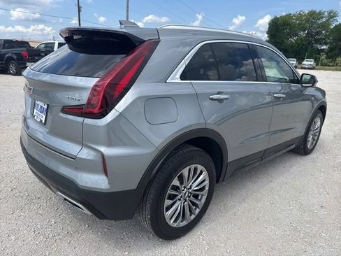 Used 2025 Cadillac XT4 Premium Luxury FWD image 6