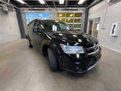 Used 2019 Dodge Journey SE image 7