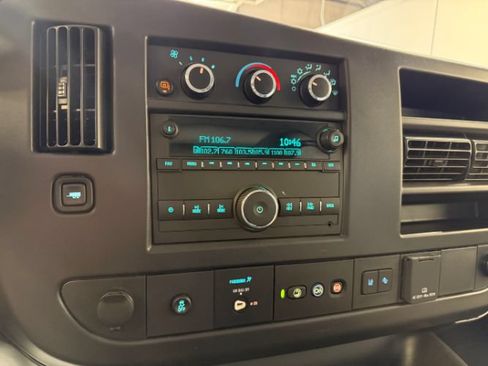 Used 2025 Chevrolet Express 3500 LT w/ LT Preferred Equipment Group RWD image 8