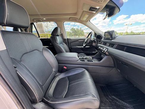Used 2023 Honda Pilot Elite image 16